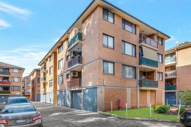 55/142 Moore St, NSW 2170