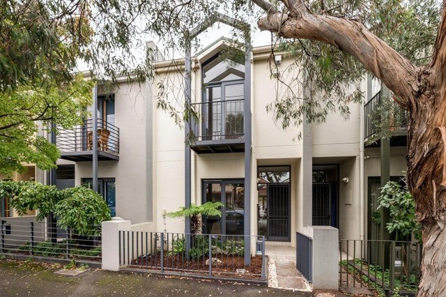 17 Woodside Street, VIC 3068