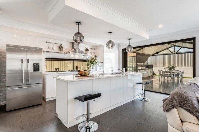 6 Litchfield Circle, WA 6167