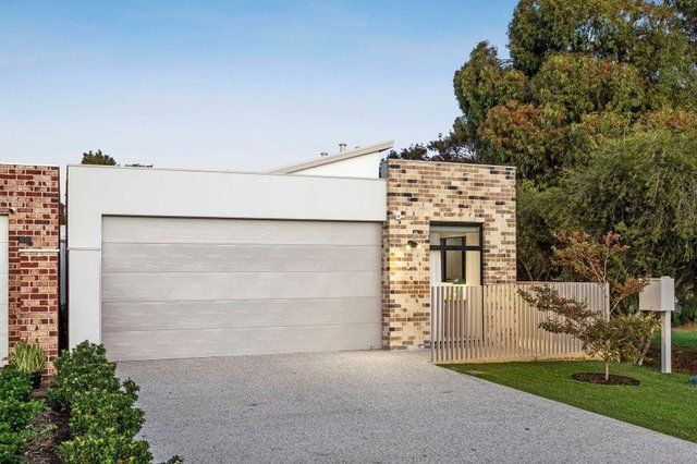 8 Pendine Street, WA 6020