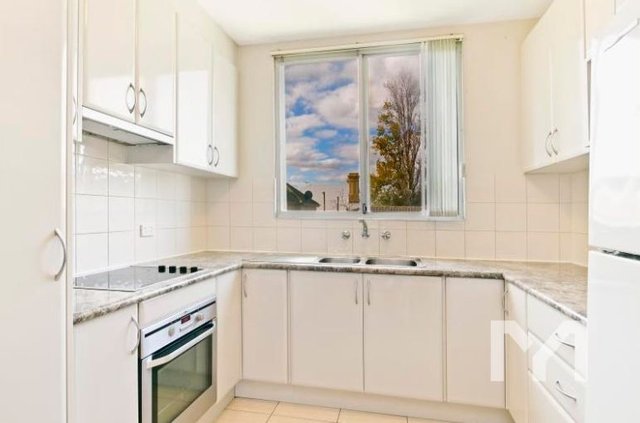 5/2 Angwin Street, WA 6158