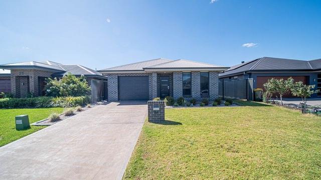 21 Waterway Crescent, NSW 2830