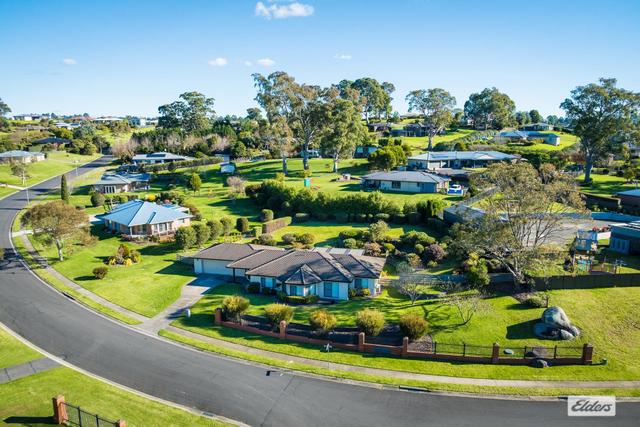 24 Glen Mia Drive, NSW 2550