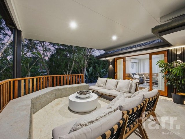 1 Labrador Court, QLD 4128