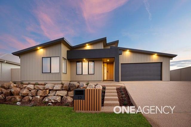 12 Lawrence Avenue, NSW 2650