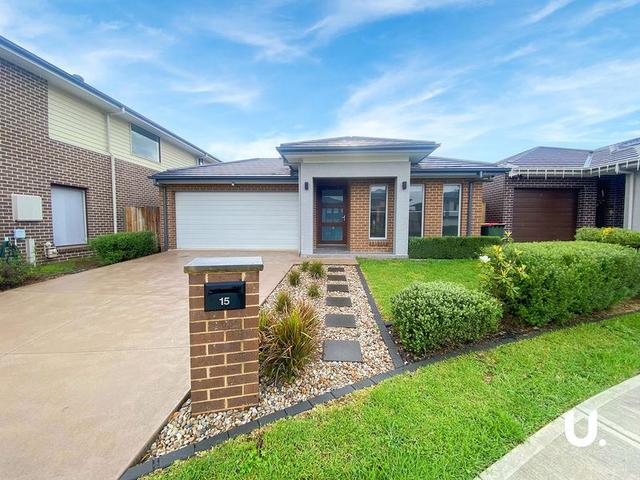 15 Steeple Place, NSW 2765