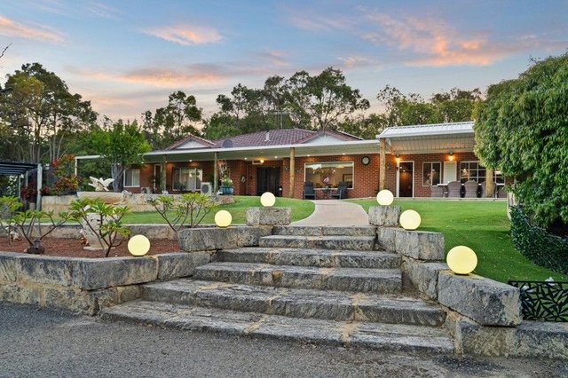 6 Yalgorup Drive, WA 6211