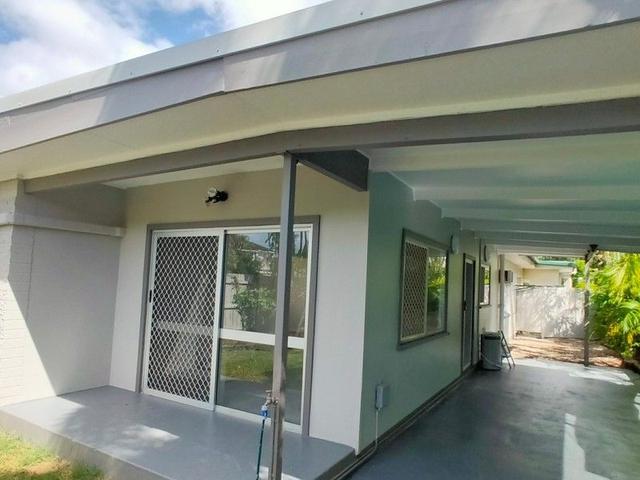 1/213 McLeod Street, QLD 4870