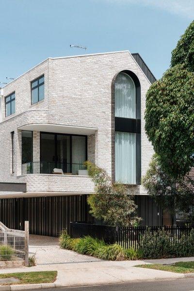 1/130 Civic Parade, VIC 3018