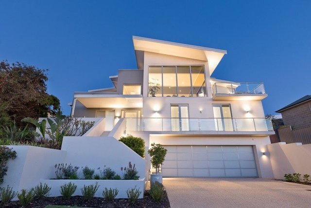 8 Careening Way, WA 6166