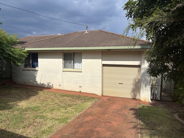 256 West Street, QLD 4350