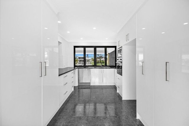 13 Kurrawa Avenue, QLD 4218