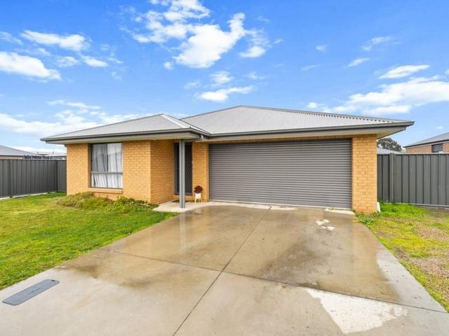 15 Hammond Drive, VIC 3860