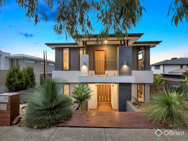 16 Knowland  Grove, VIC 3977
