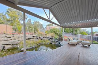 Stunning rear deck and garden