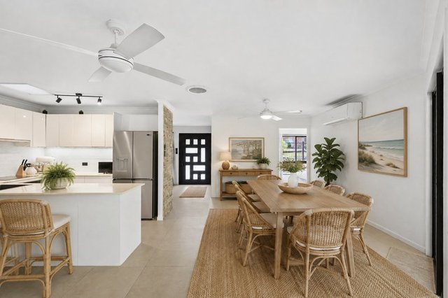 5 Sandalwood Terrace, QLD 4211