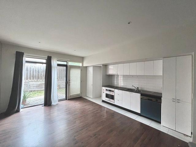 13 Leaf Court, VIC 3168