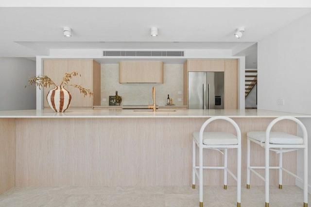 270 Nineteenth Avenue, QLD 4221