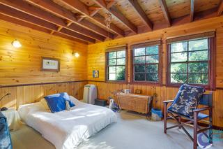Front Bedroom (2016-06-15)