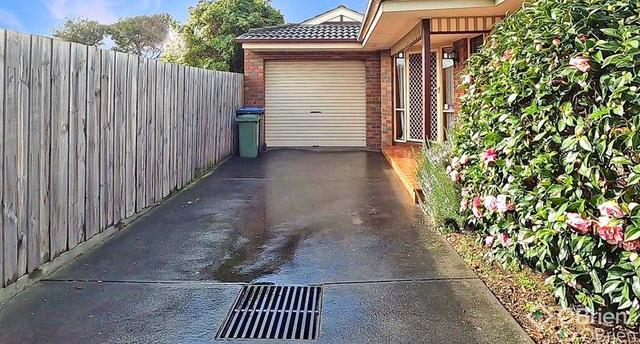 2/53 Collins Crescent, VIC 3806
