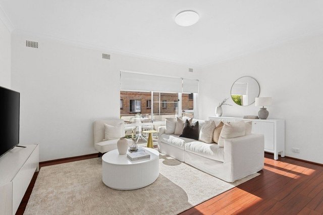 10/15 Cambridge Street, NSW 2222