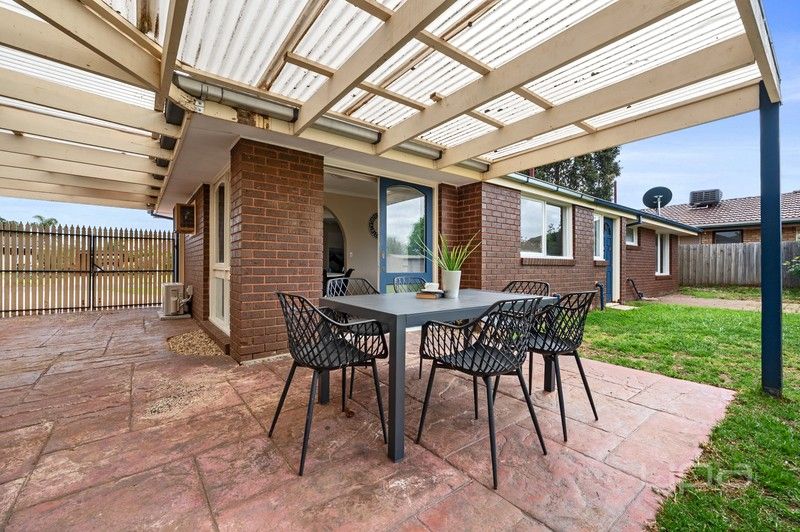 https://images.allhomes.com.au/property/photo/8d625b75538d05dd00e0fc6f54e60bdd_hd.jpg