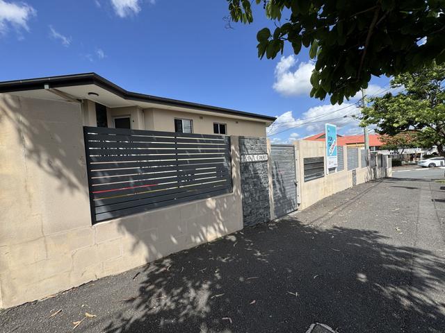 UNIT 2 140 Musgraves Road, QLD 4059