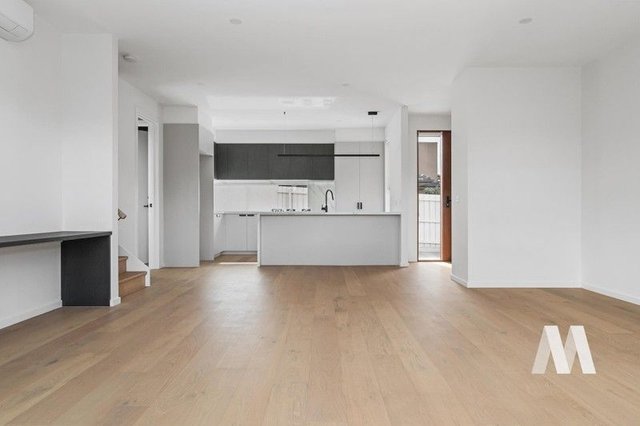 2/82 Purinuan Road, VIC 3073