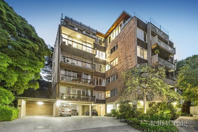 3/2 Theodore Court, VIC 3142