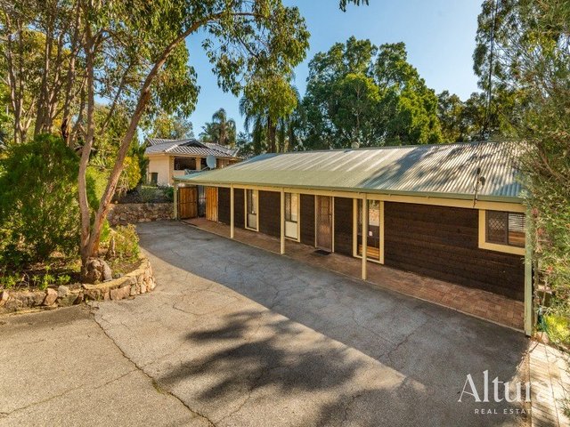 25 Watsonia Road, WA 6076