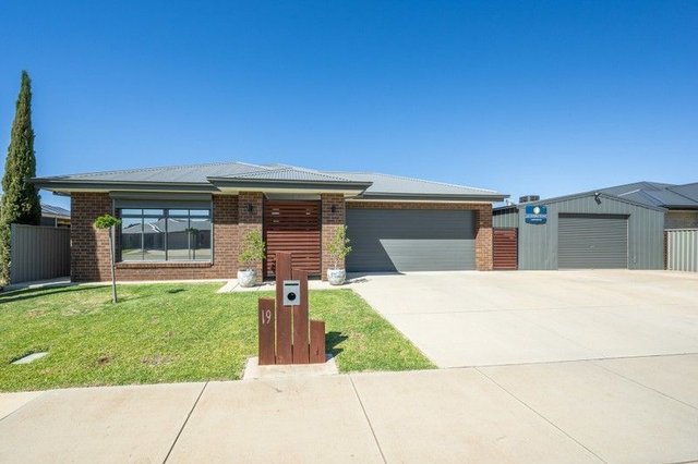19 Westwood Drive, VIC 3629