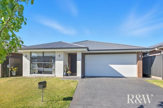 19 Runyon Street, NSW 2570
