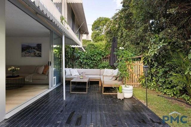 1/8 Comus Avenue, QLD 4007