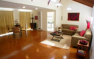 Family room (2003-10-23)
