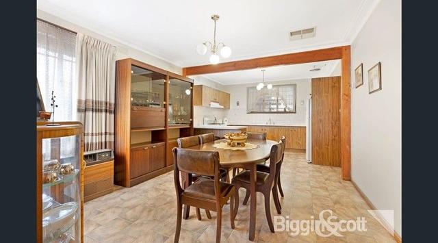 8 Almond Avenue, VIC 3012