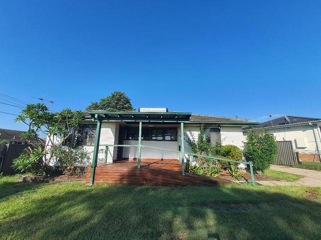 4 Collins Avenue, NSW 2170