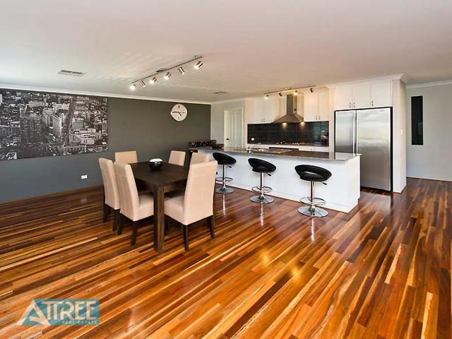 27 Welcome Meander, WA 6112