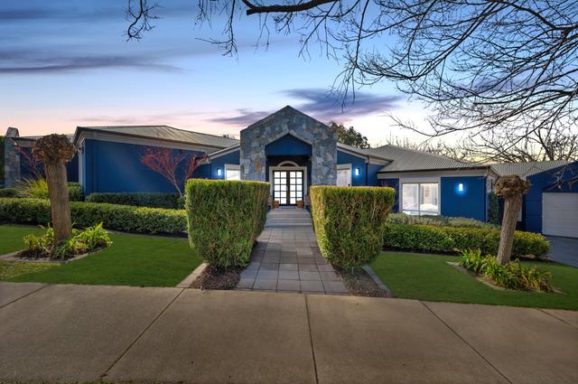 2 Viner Place, ACT 2913