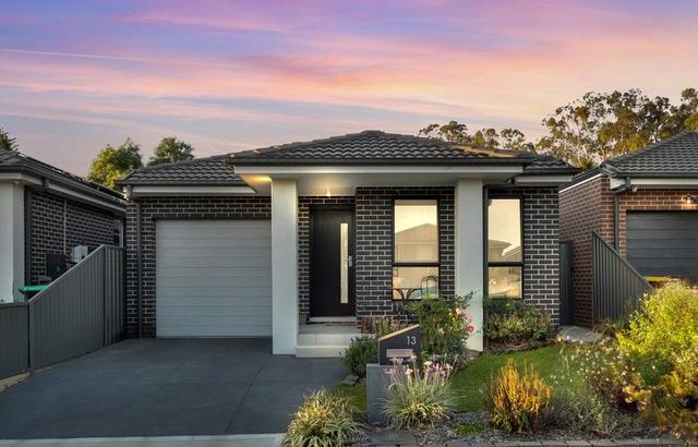 13 Wedgetail Avenue, NSW 2179