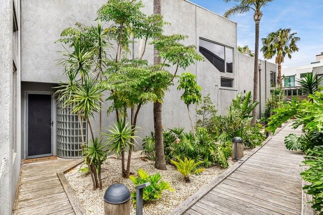 22/15 Beach Street, VIC 3207