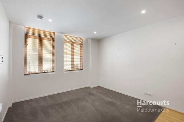 8/322 Albert Street, VIC 3002