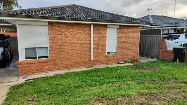 42 Hillview Parade, NSW 2170