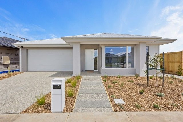 11 Sunpeaks Street, VIC 3358