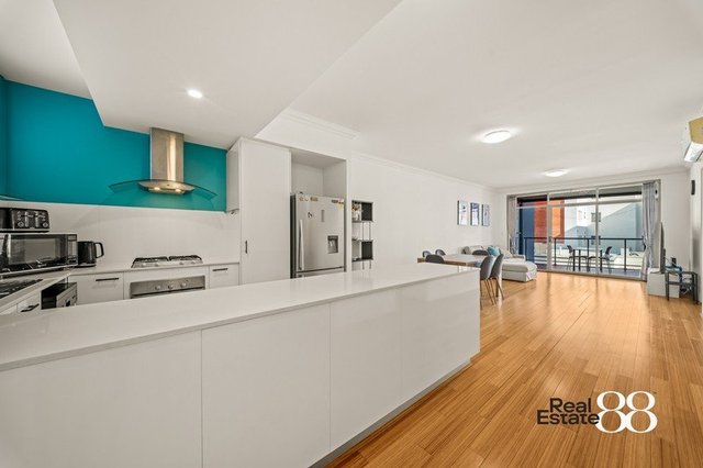 8/153 Kensington Street, WA 6004