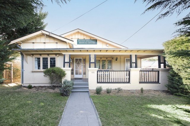 102 Menangle Street, NSW 2571