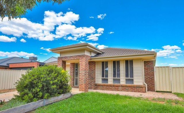 21 Philippa Crescent, VIC 3500