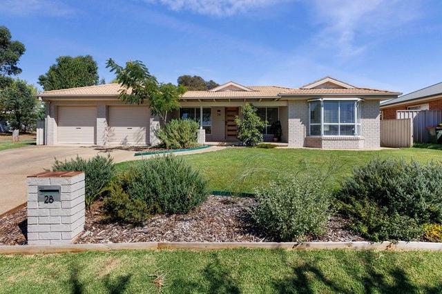 28 Yarrawah Crescent, NSW 2650
