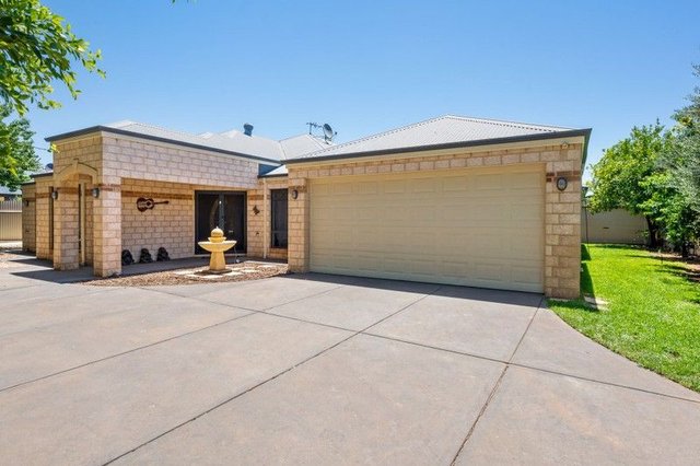 16 Henneker Dr, WA 6430