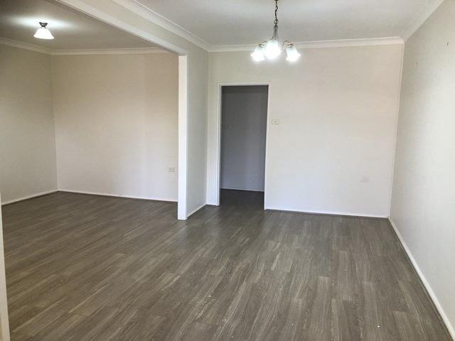 1/136 Wattle Avenue, NSW 2163