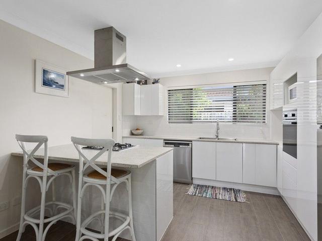 2/9 Crisp Court, QLD 4220